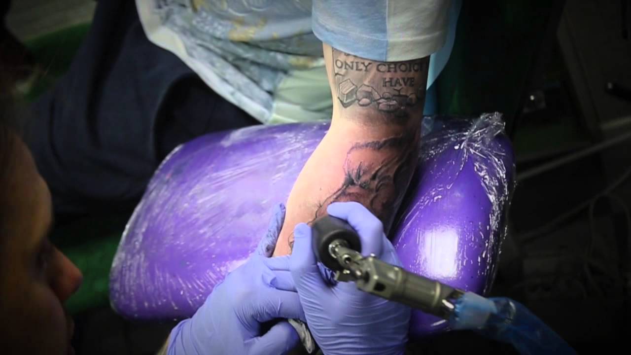 Lion short tattoo session- done with rotary machine by TommiCrazy
