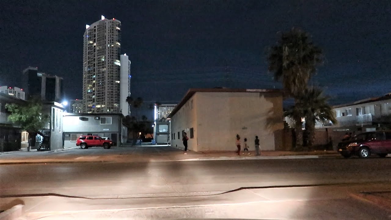 HOODS OF LAS VEGAS DAY & NIGHT