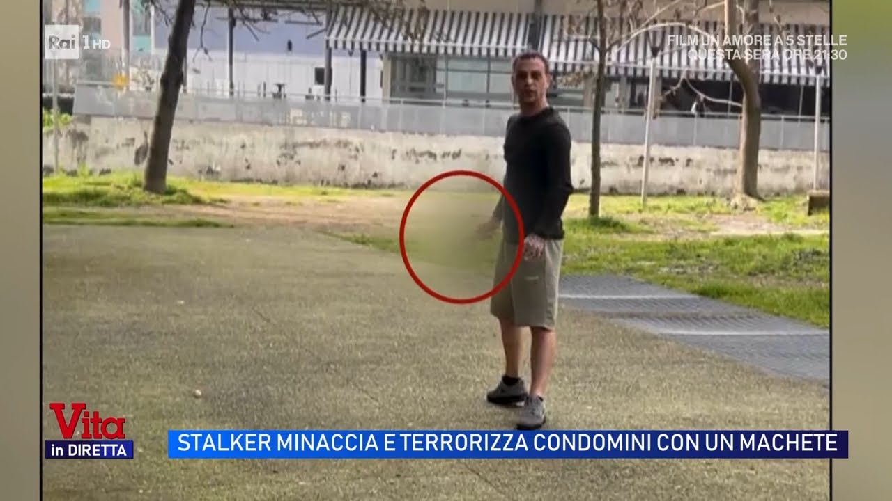 Stalker minaccia e terrorizza condomini con un machete - Vita in diretta 11/03/2026