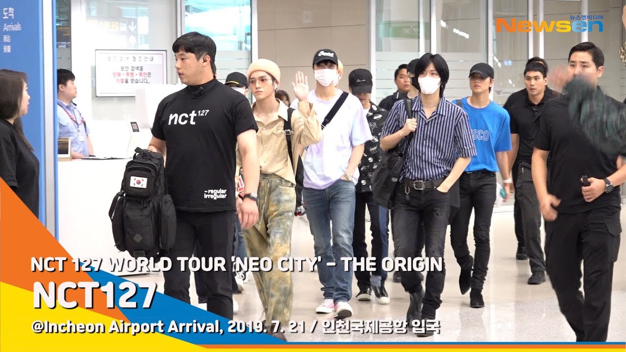 NCT127, 달려든 팬! 깜짝 놀란 멤버들 (공항패션)[NewsenTV]