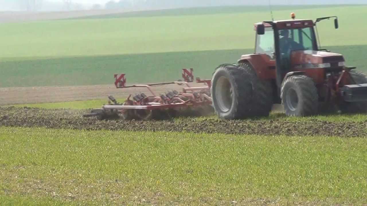 case ih magnum 7250 Pro au déchaumage du blé 2012 ( dans la marne )
