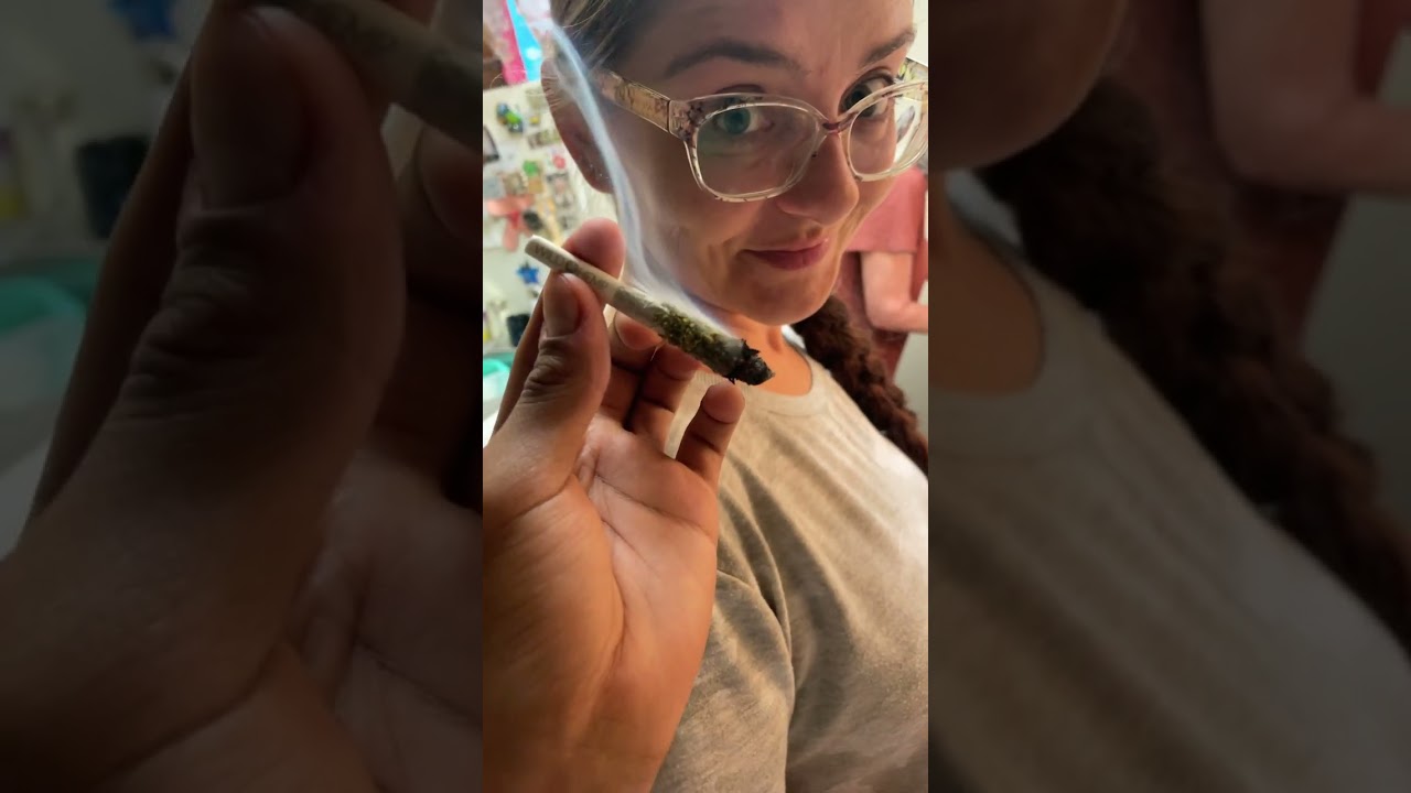 Tarantula joint in mom&lsquo;s face￼