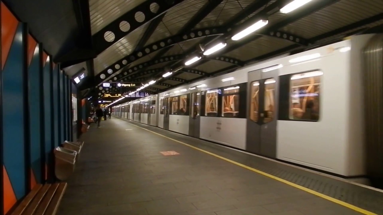 Oslo - Public Transport - Stortinget T-banestasjon (Lines 1, 2, 3, 4, 5) 2016 09 24
