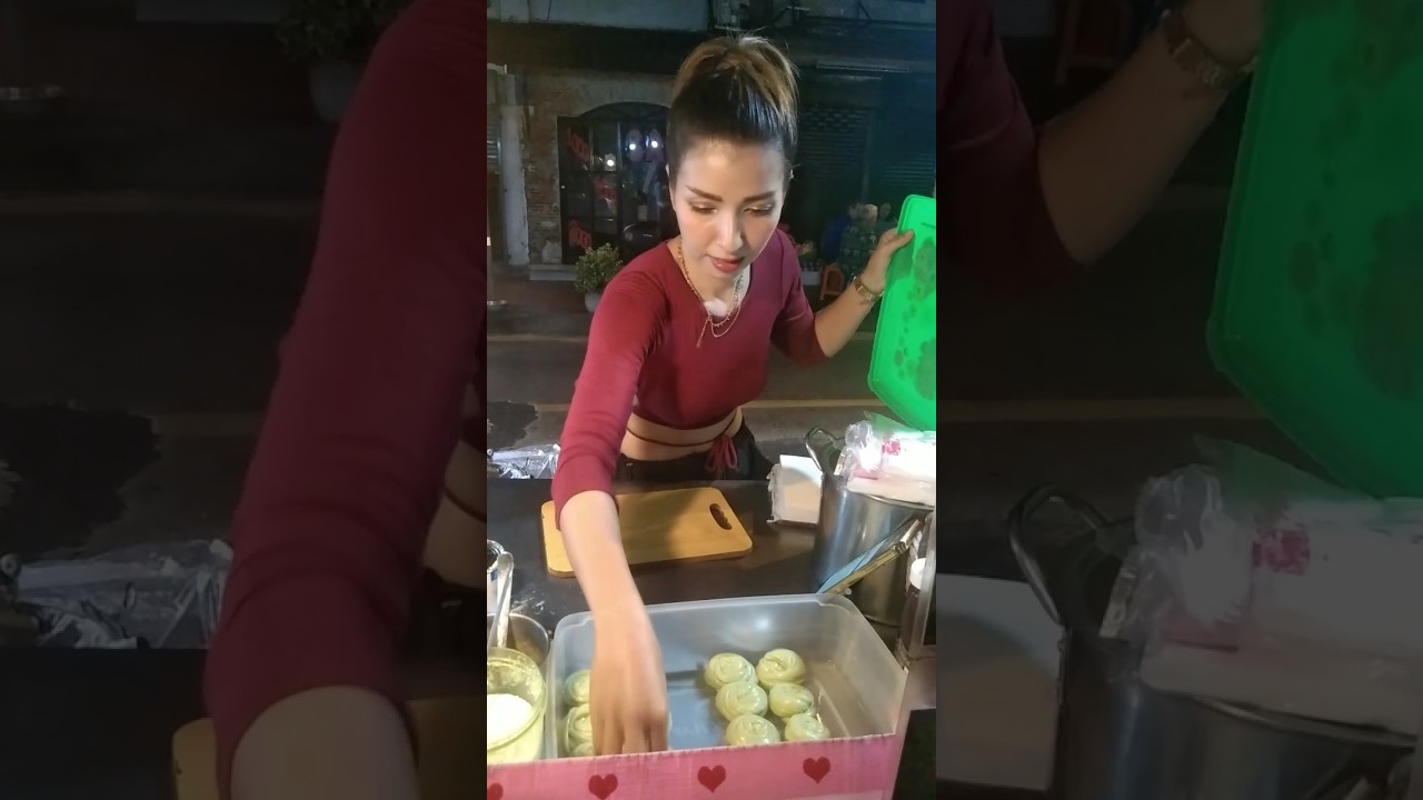 The Most Popular Roti Lady In Bangkok #shorts #shortsfeed