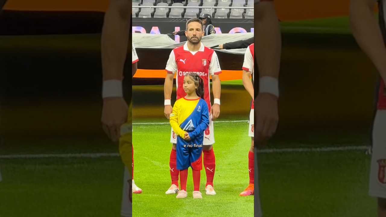 A MIA ENTROU EM CAMPO PELA A LIGA EUROPA 😎 #portugal #europaleague #scbraga #braga