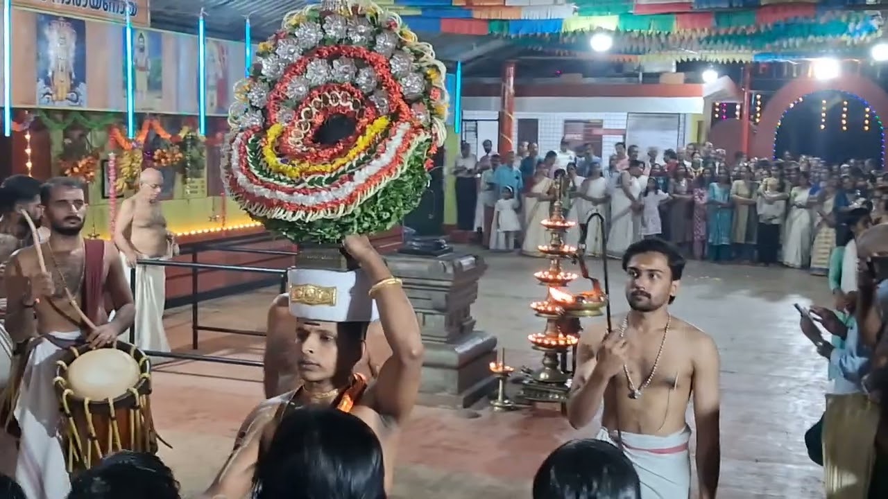 തിടമ്പ് നൃത്തം പെരിയാട്ട് ശ്രീ മഹാവിഷ്ണു ക്ഷേത്രം മഹോത്സവം 