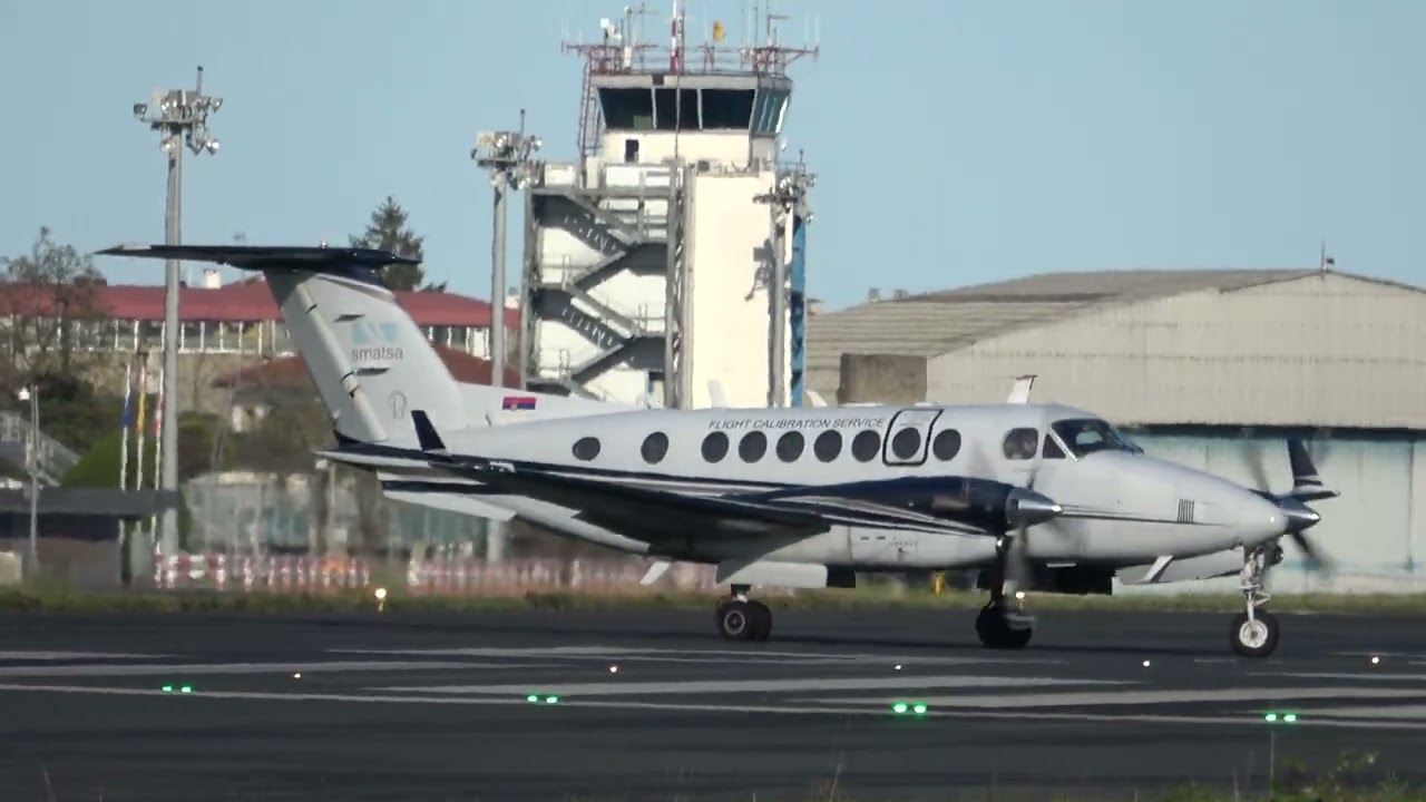 Beech King Air -Smatsa Flight Calibration Services- (YU-BTC) Despegue San Sebastián