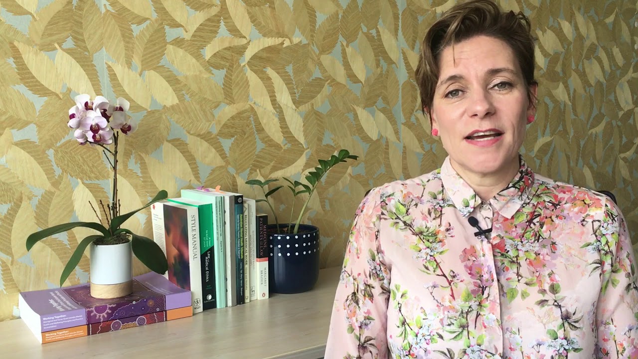 Семья, друзья и опекуны на слушаниях в Трибунале по вопросам психического здоровья штата Виктория