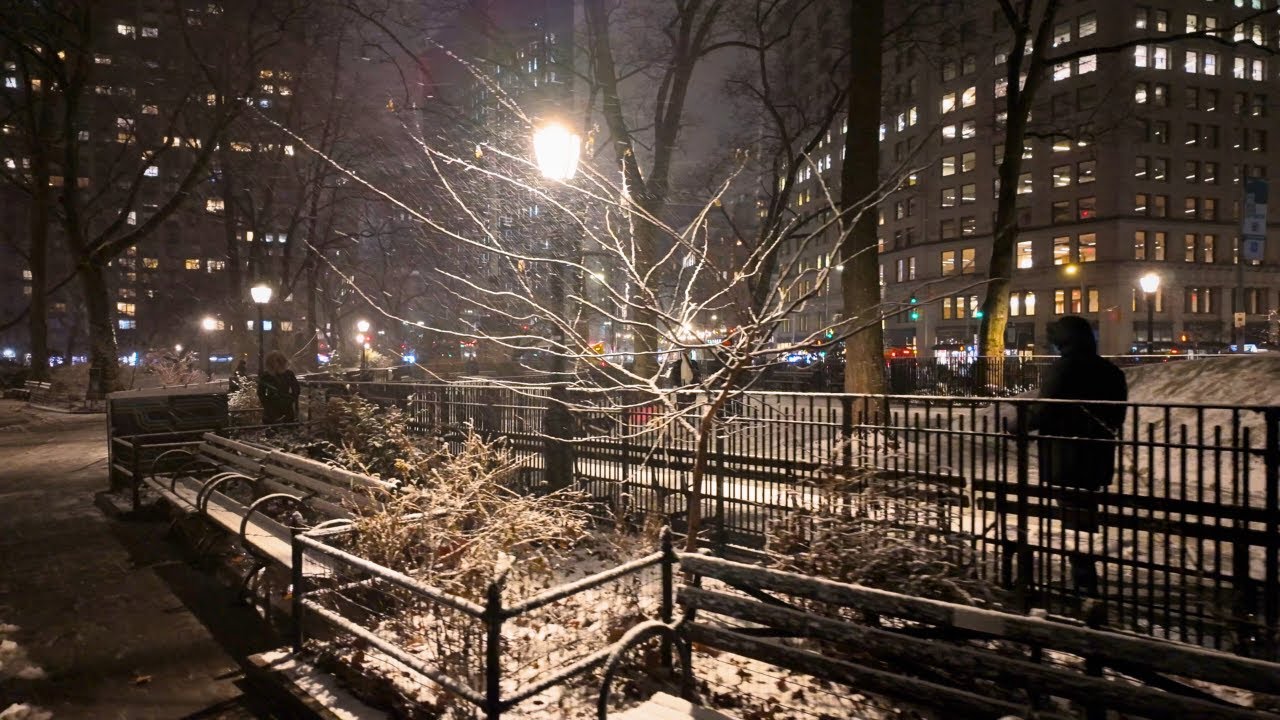 NYC Winter Walk - Manhattan Midtown in a Snowstorm | 4K HDR
