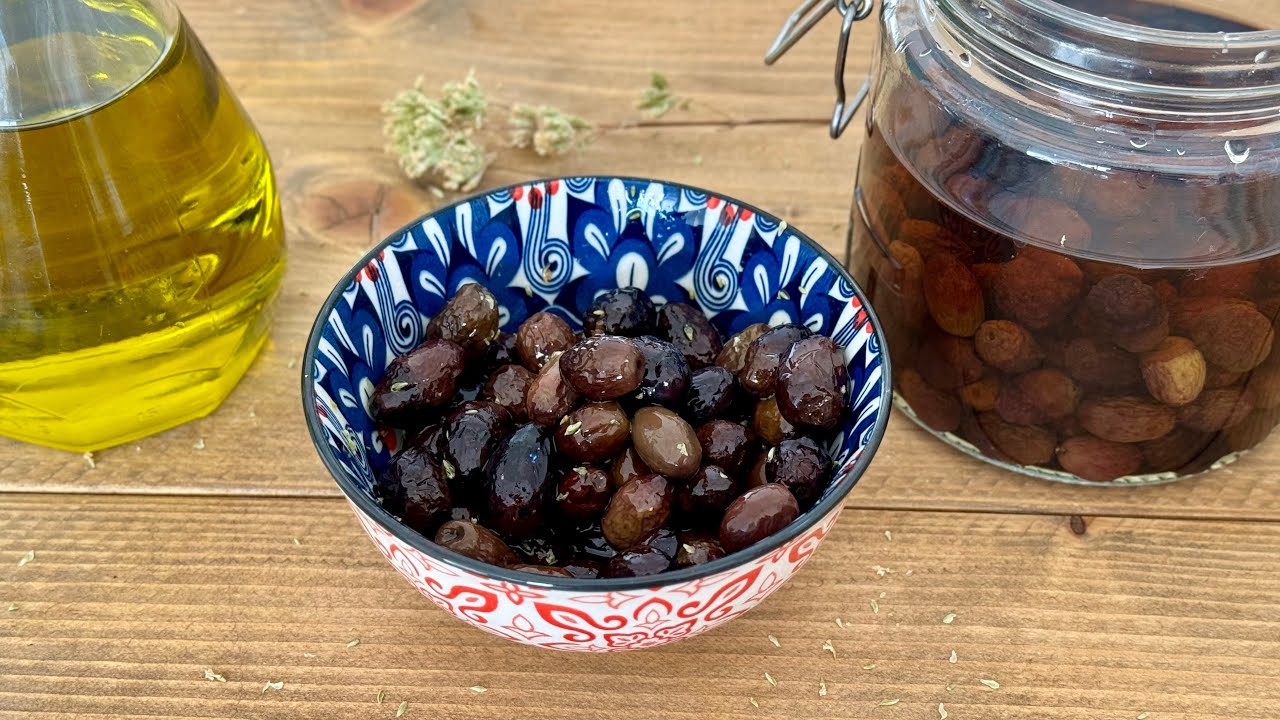 Olive Sotto Sale fatte in casa - Come conservare le olive ricetta facile