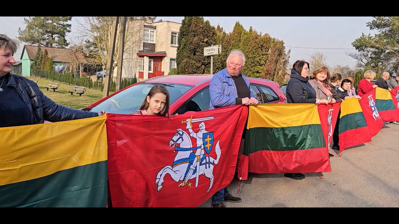 LIPT #12 Ilgiausia vėliavas laikančių žmonių eilė