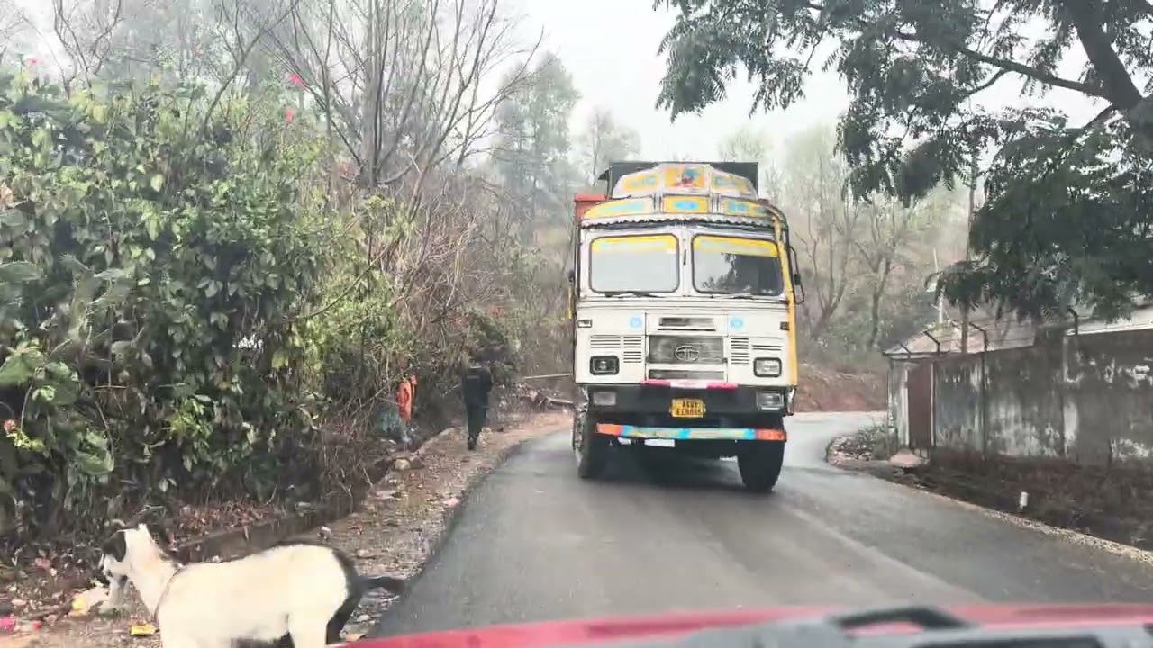 Jan riew bad ka truck ba turning palat surok  na jingkieng thymmai Dam side