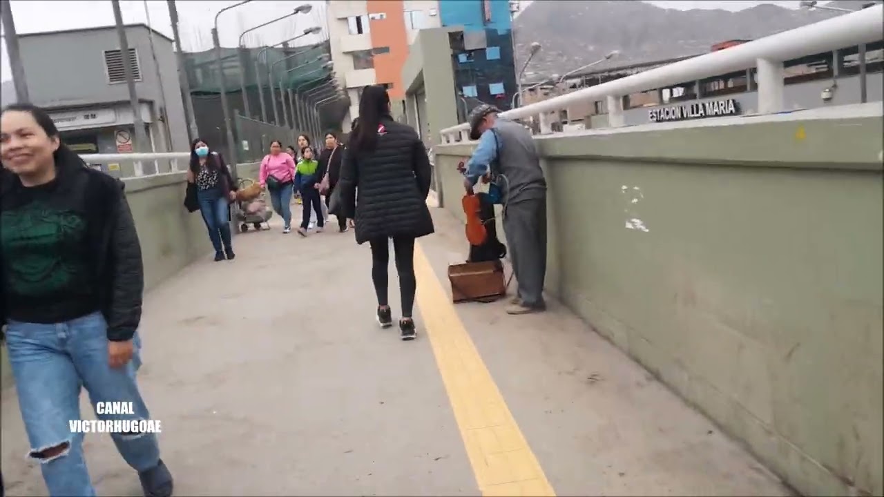 Recorriendo los exteriores de la ESTACION VILLA MARIA de la Linea 1 del Metro de Lima.