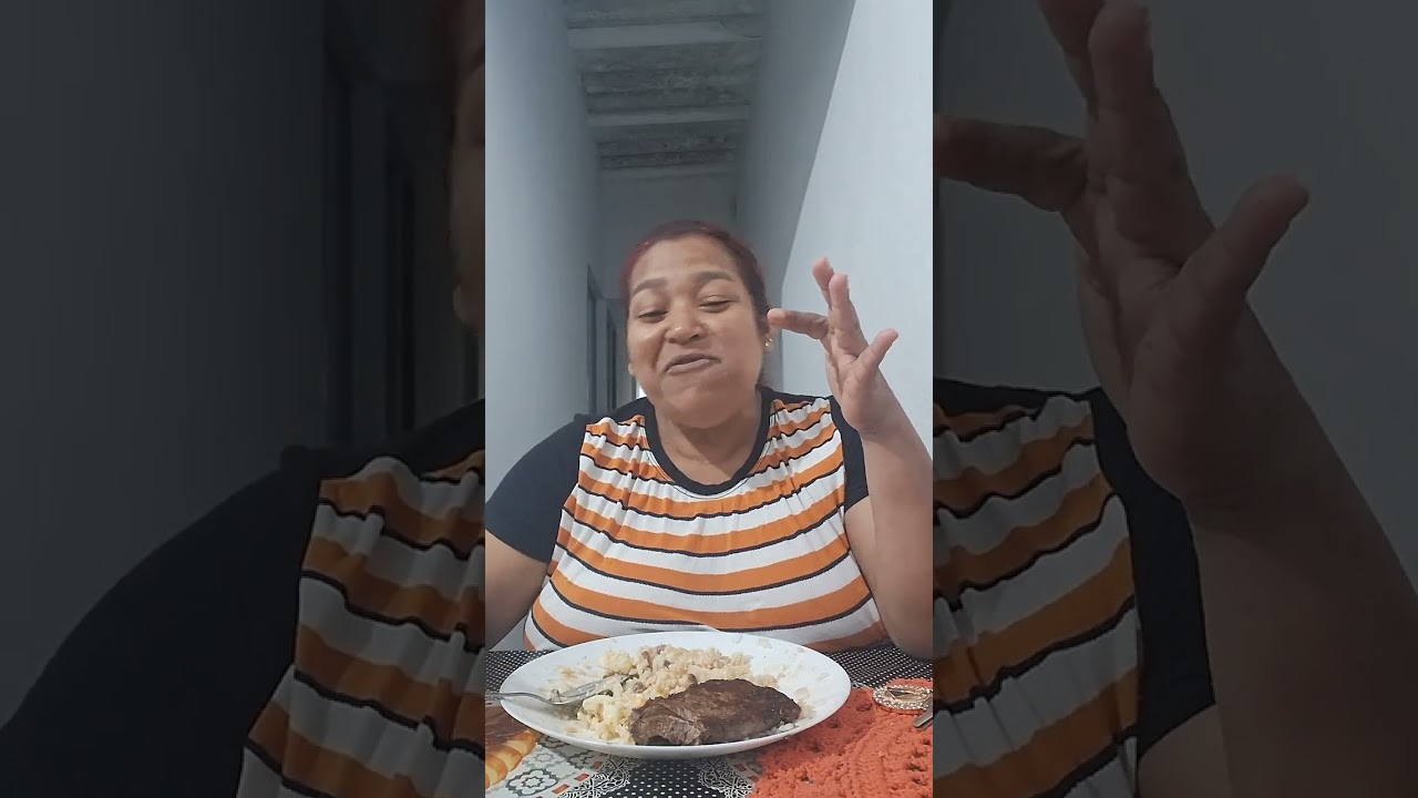 Oi, gente vamos jantar, fiz esse bife delicioso em uma salada de maionese pra comer com esse arroz#😋