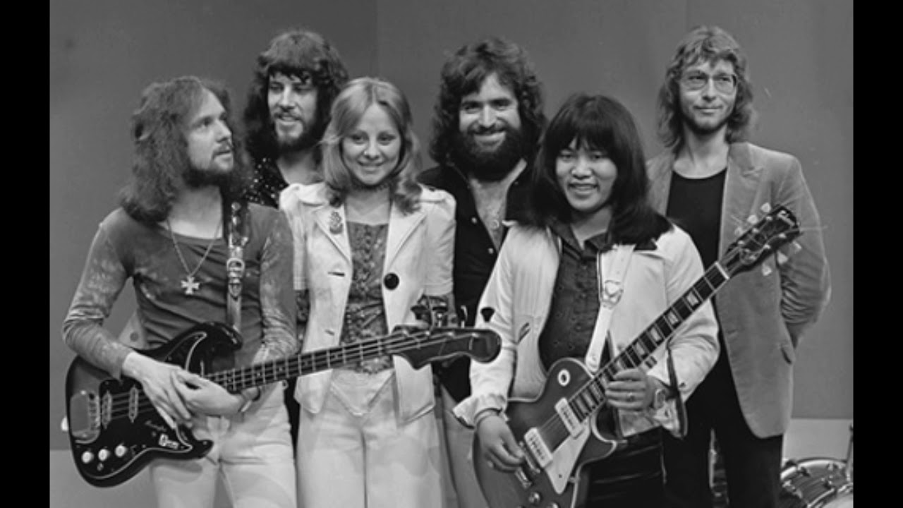 George Baker Selection - Una Paloma Blanca (complete version)