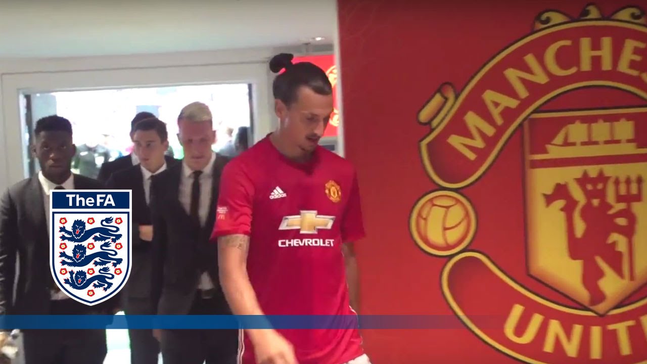 Leicester City v Man United - Tunnel Cam (Ibrahimović, Vardy) 2016 Community Shield | Inside Access