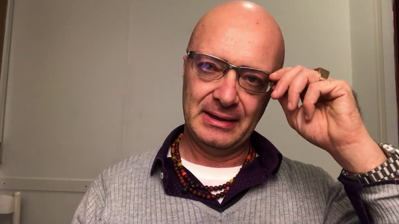 NON ESISTE  UN DIO CREATORE DELL'UNIVERSO