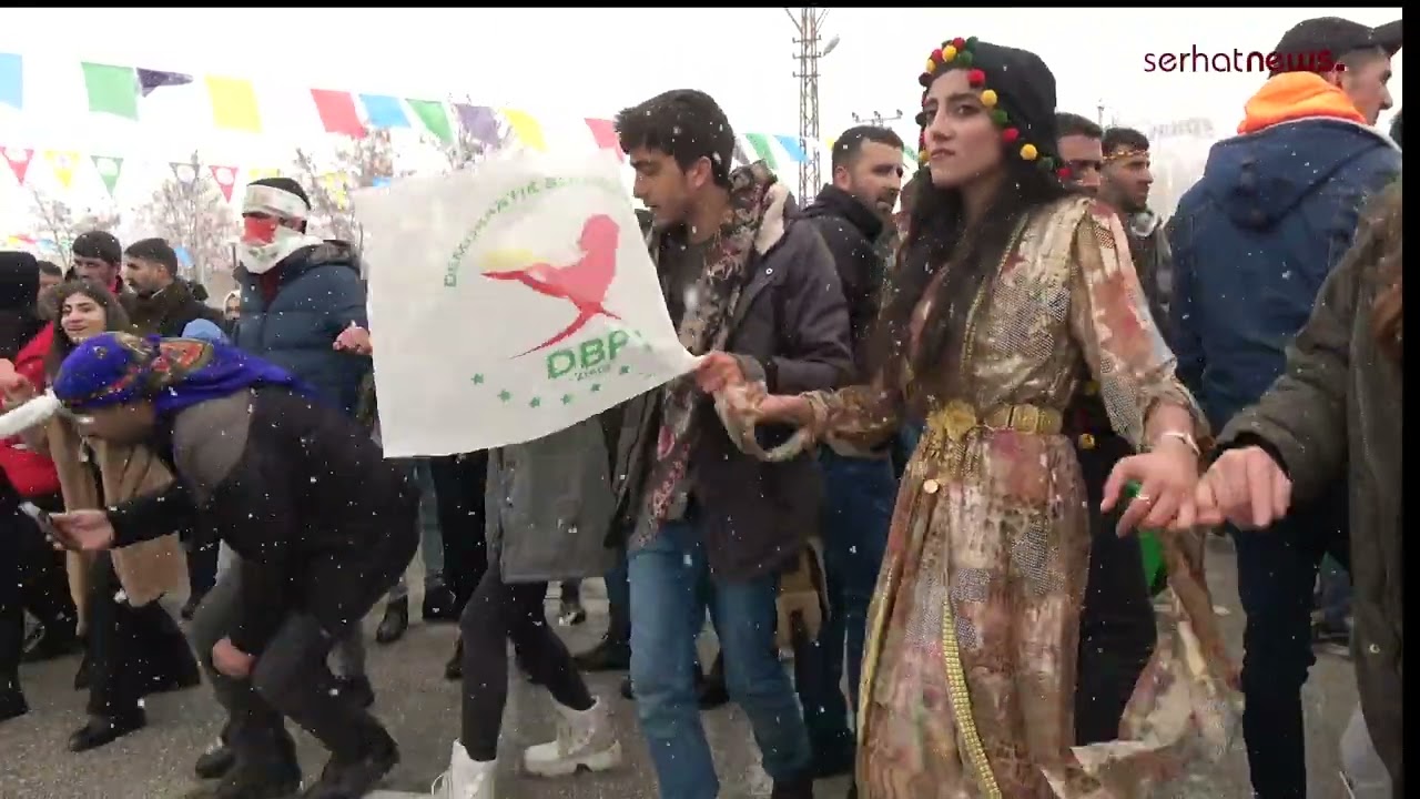 Yüzbinlerin akın ettiği Van Newrozu’ndan notlar