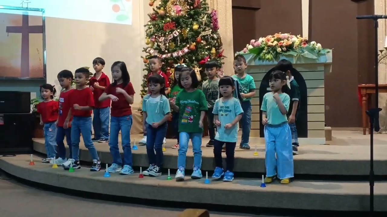 爸爸妈妈不要忘记 PENAMPILAN SEKOLAH ELYON CHRISTIAN SCHOOL DI GKA ELYON RUNGKUT