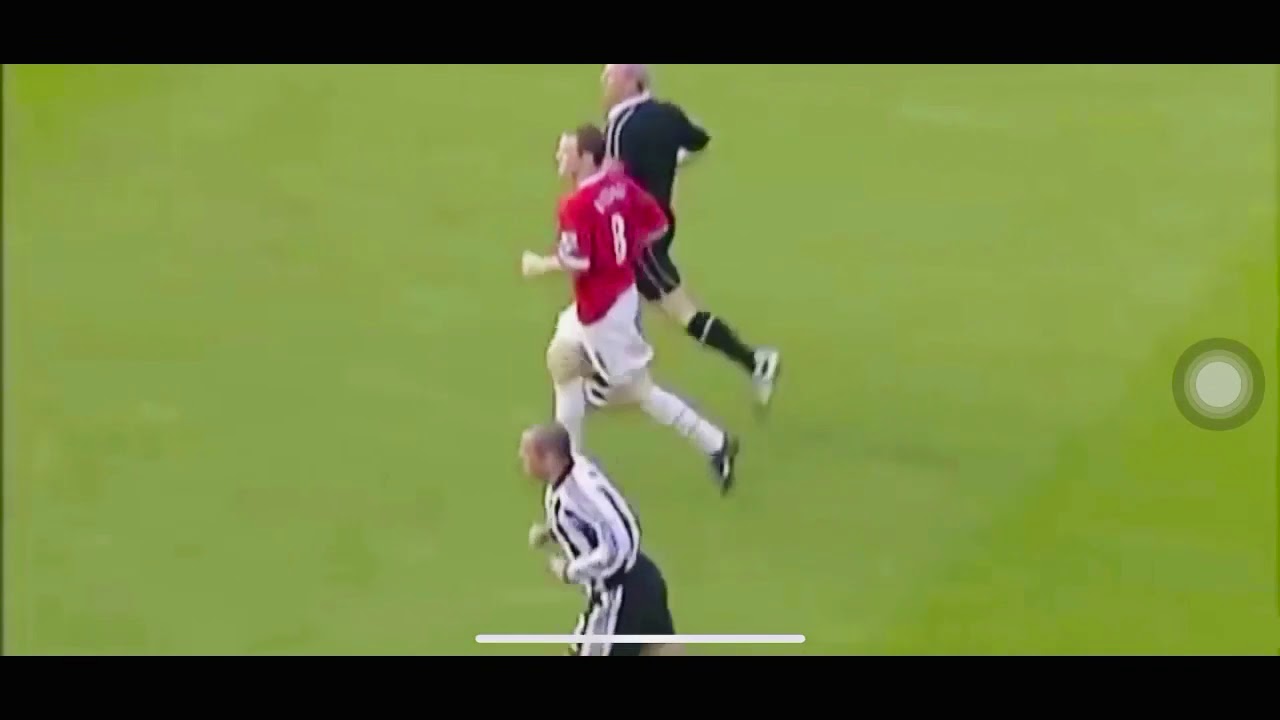 Rooney Insane volley after pissed at referee