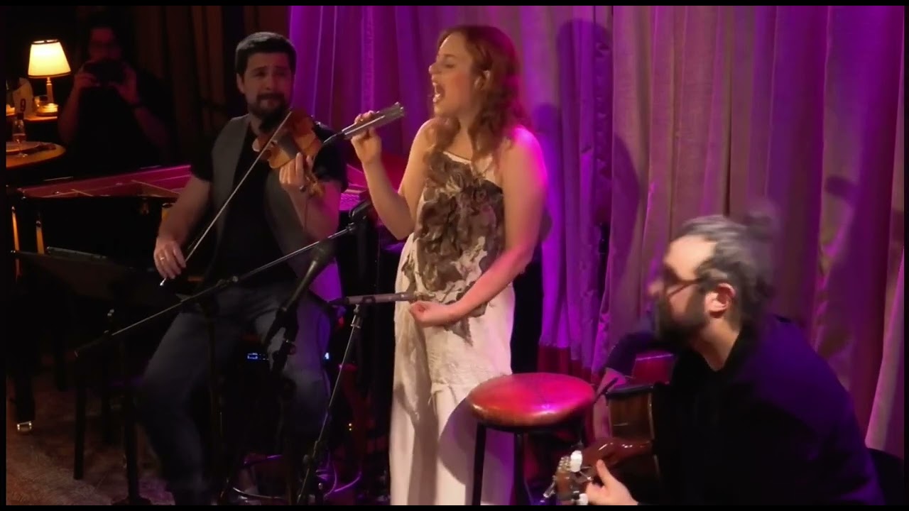 Siempre se Vuelve a Buenos Aires  (Delfina Cheb)