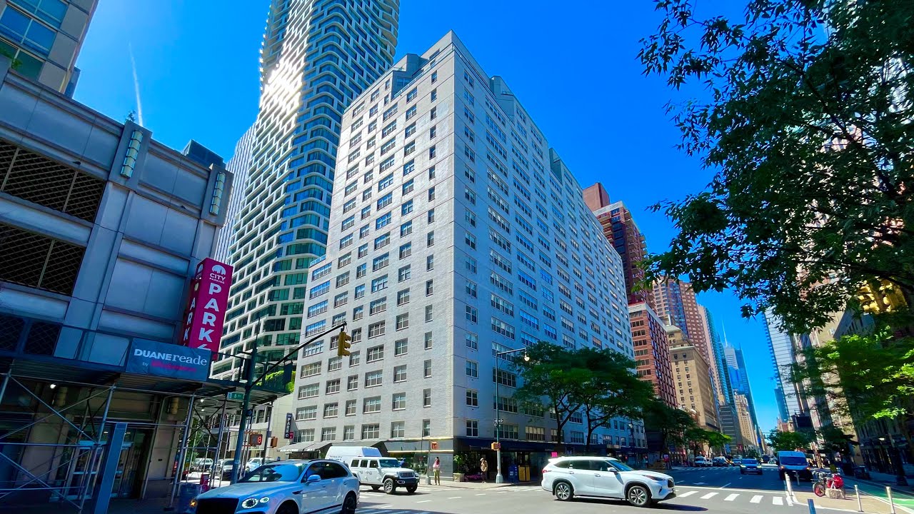 Inside a 2BR/2BA in a Postwar Doorman Building | Midtown West | Eighth Ave 1C | The Lost Boy 
