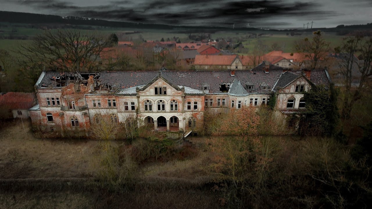 VERLASSENES MÄRCHENSCHLOSS aus dem 19. JAHRHUNDERT!
