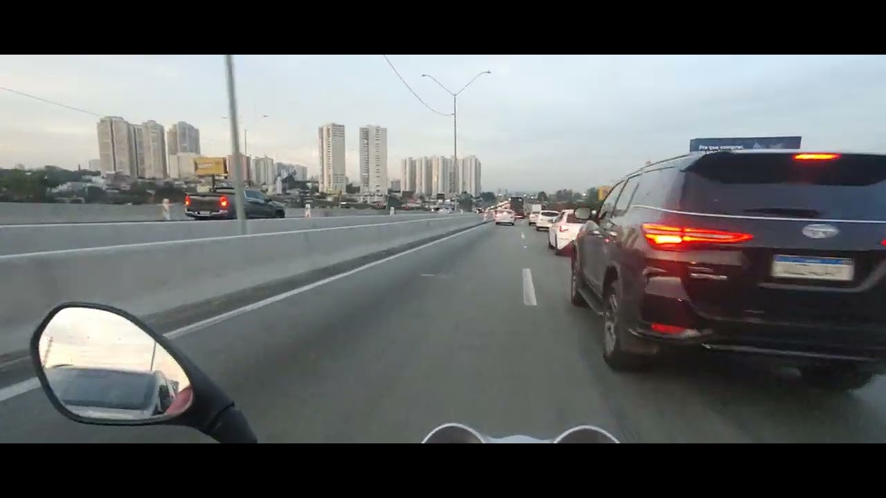 Voltando da fernao dias para casa de cb twister 250 cc 