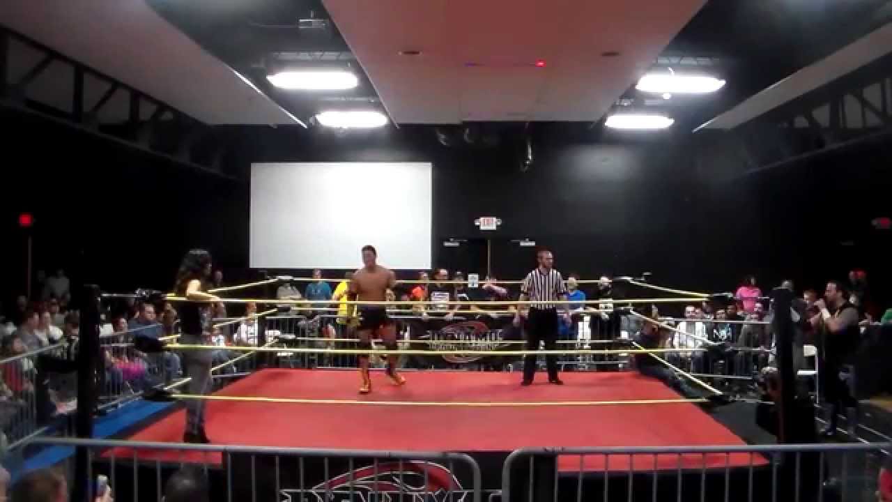 Elvis Aliaga vs. Ricky Cruz