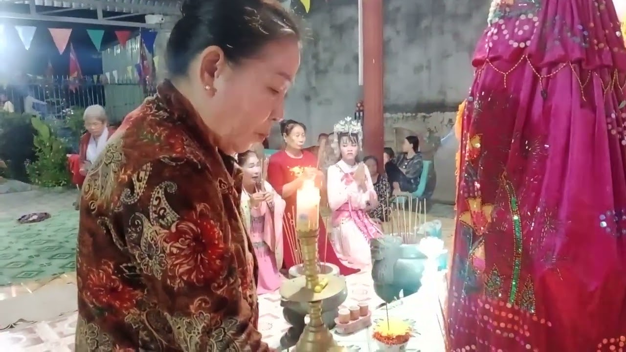 Cô Út 12 Vào Tấu Trình Lễ Ngày 16 Tháng Chạp Cuối Năm Ất Tỵ 