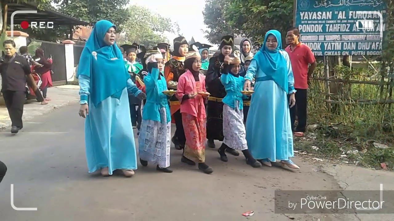 marchingband gita swara yapinda dan pelepasan siswa siswi MI nurul huda tahun 2019