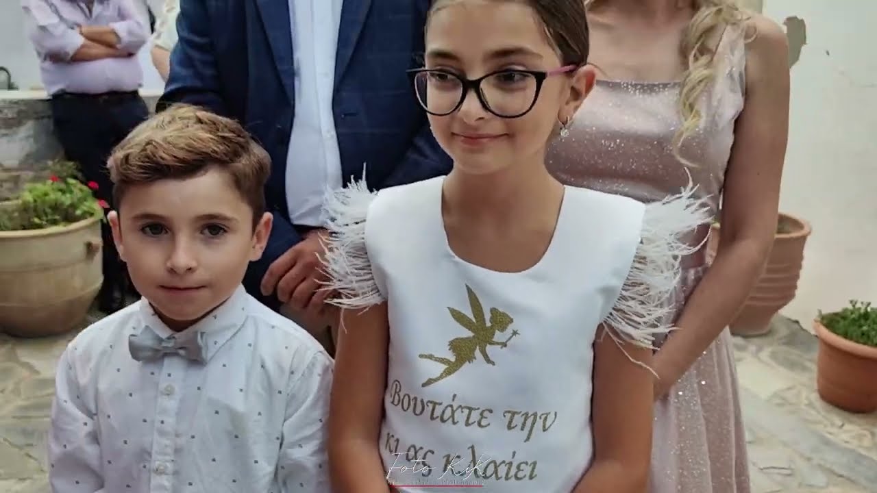 Στο χωριό Θραψανό μία όμορφη βάπτιση. Απολαύστε την!