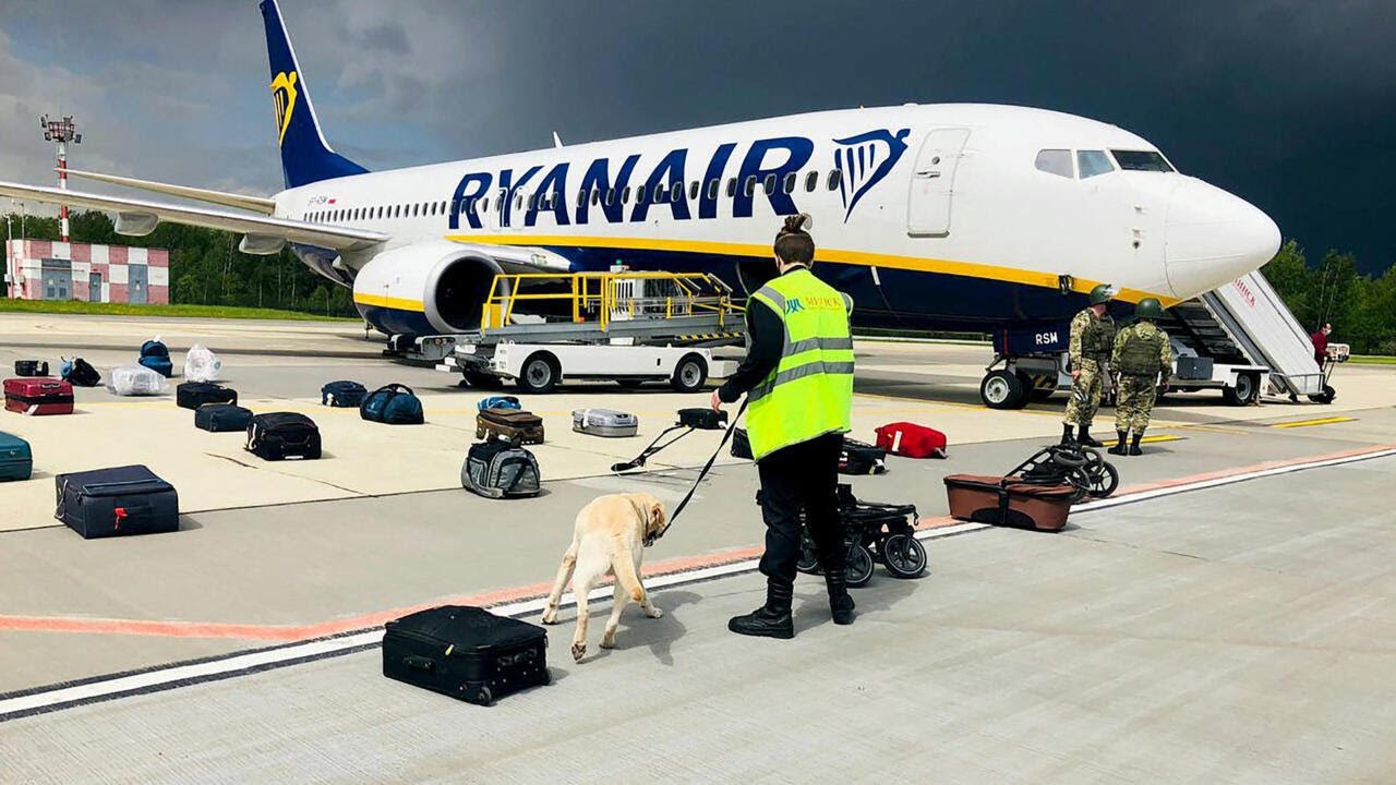 COMO É VOAR NA RYANAIR? Nossa Primeira Experiência na Low Cost Mais Famosa da Europa!