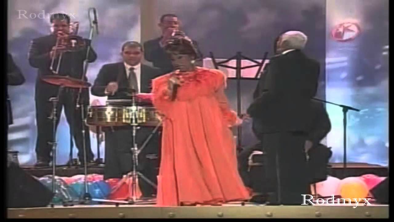 Celia cruz   la vida es un carnaval  EN VIVO 2002