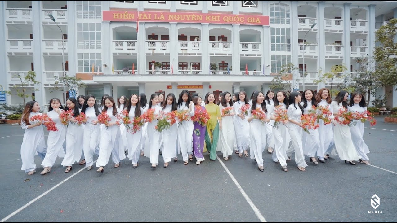 Kỷ Yếu Độc Gái 12 Chuyên Văn Hà Giang | SLOG MEDIA - Chụp Ảnh Kỷ Yếu