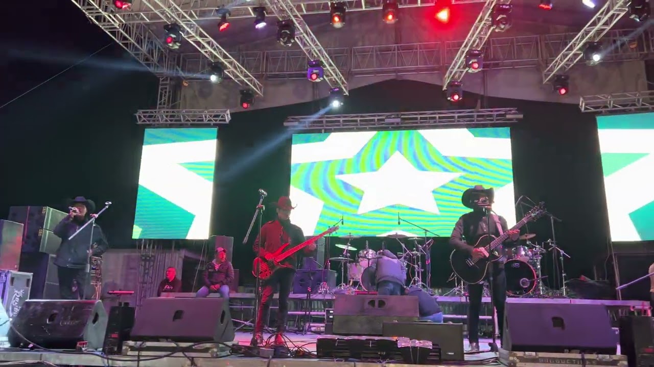 Lamberto Quintero Grupo Veridico en vivo