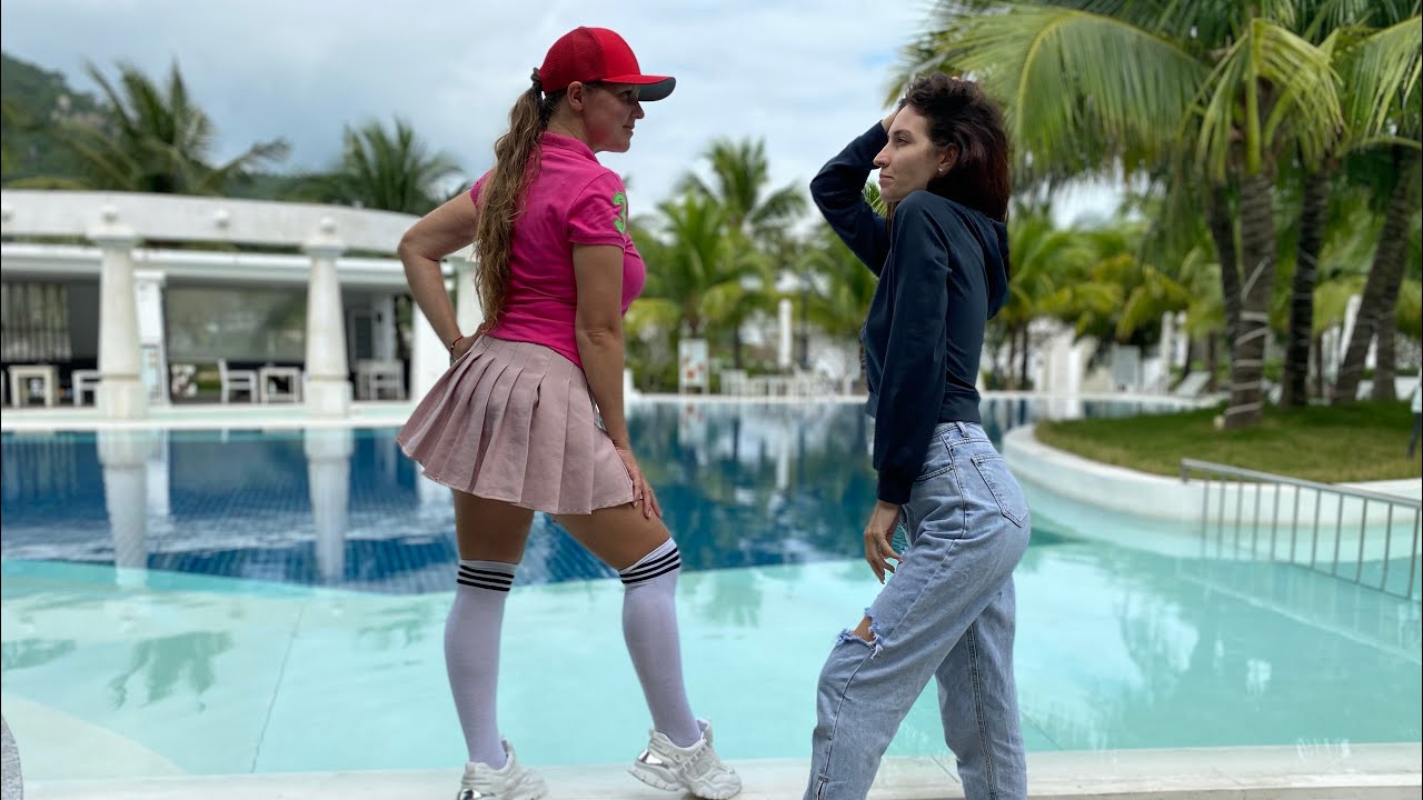Wet pink Polo t-shirt &bull; wet skirt &bull; wet jeans &bull; wet sneakers &bull; Wetlook video double 🌸