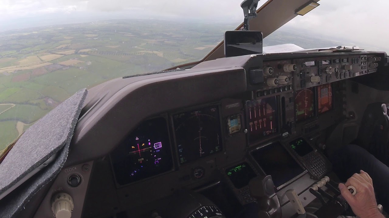 Approach into PIK (Prestwick/Scotland) ILS RWY 30 on 20JUN2019