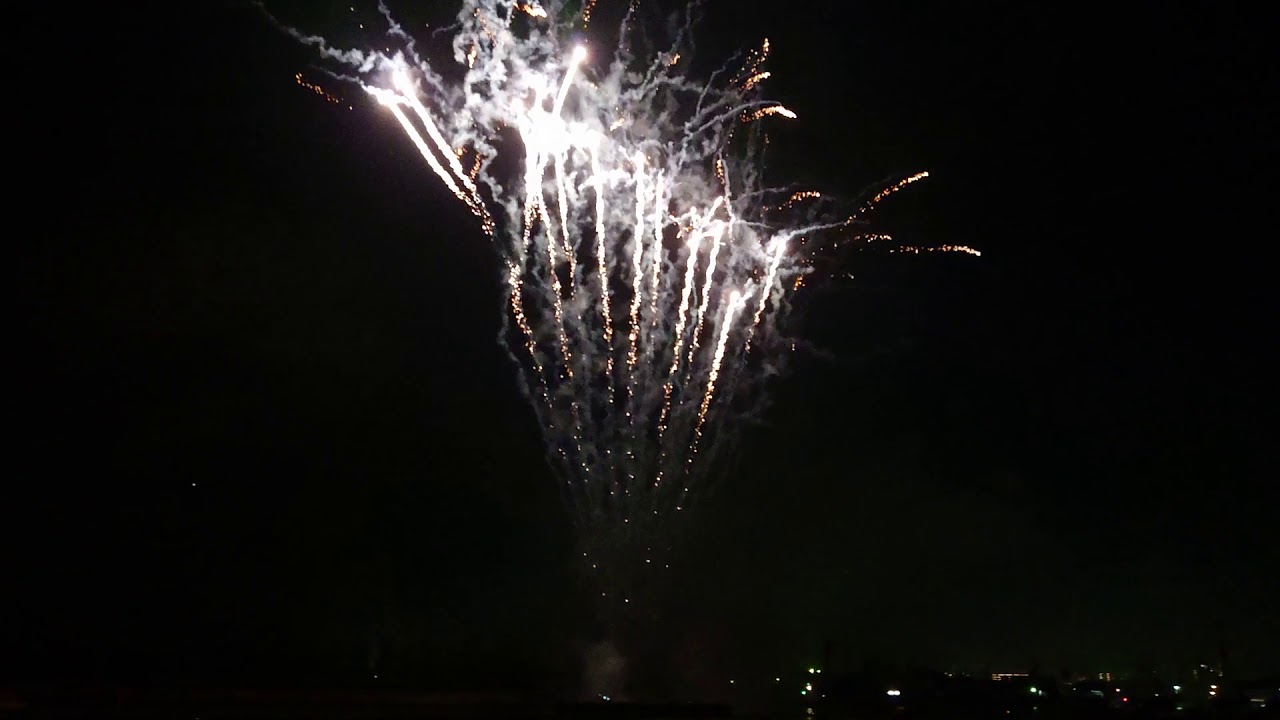 西城秀樹追悼花火　2018/7/29/(日)にフェスティバルウォーク蘇我の花火を見てきた。約15分たっぷり西城秀樹メドレーに合わせて打ち上げられる花火に感動！