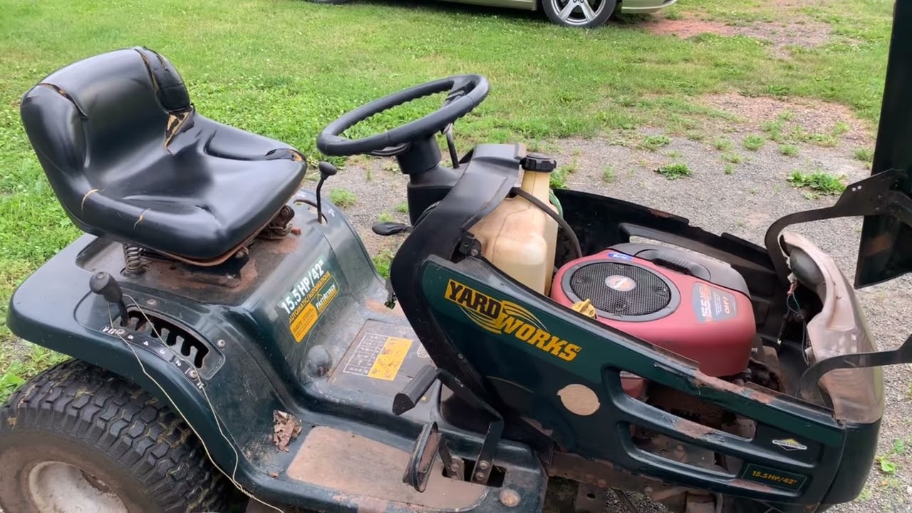 Yardworks lawn tractor overview and cutting grass with it. Then trailer repair, not good today. 😠🤔