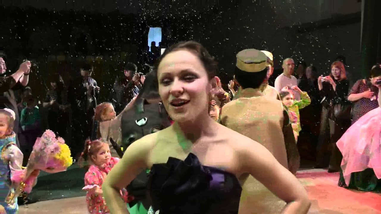 После выступления, на сцене