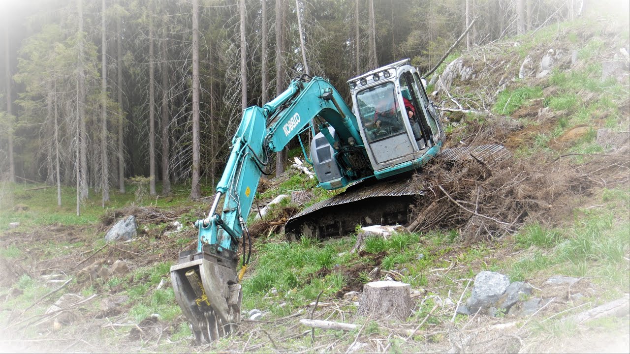 Kobelco 135SRL mätästystä jyrkässä rinteessä.