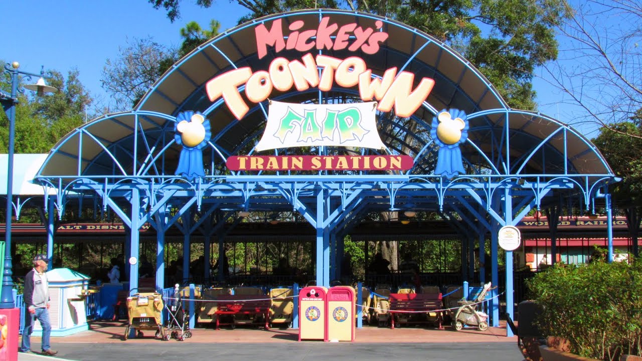 Walt Disney World Railroad Grand Circle Tour 2006 with Characters in Mickey's Toontown Fair
