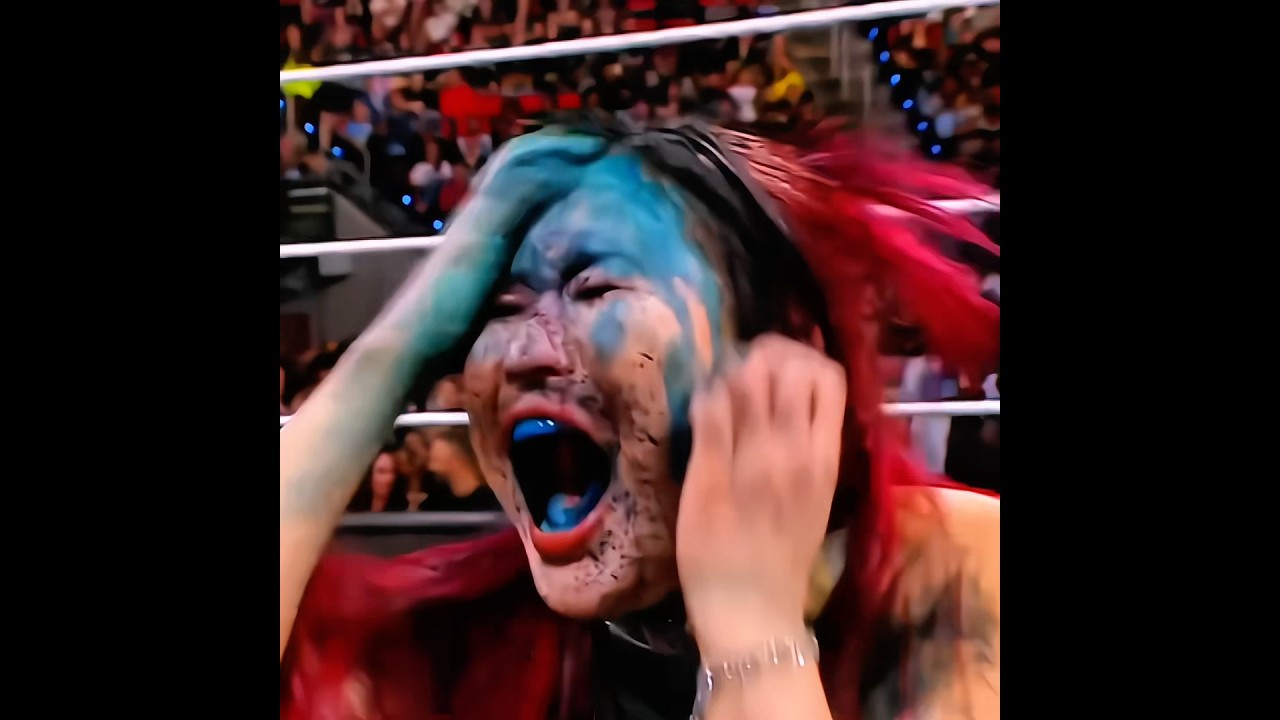 Then Asuka Poison Mist Attack On Iyo 🥶|| Now Iyo Defence Asuka Shocked ☠️|| #wwe #short #edit