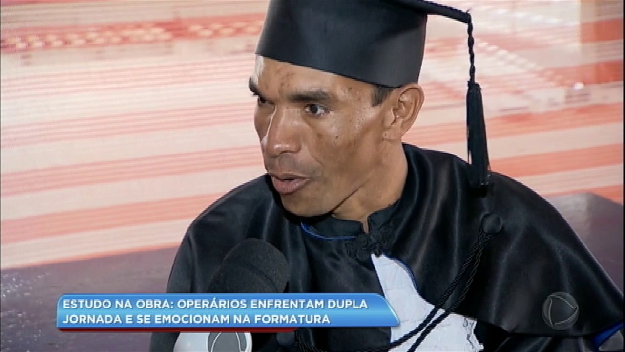 Oper&aacute;rios realizam sonho de terminar os estudos