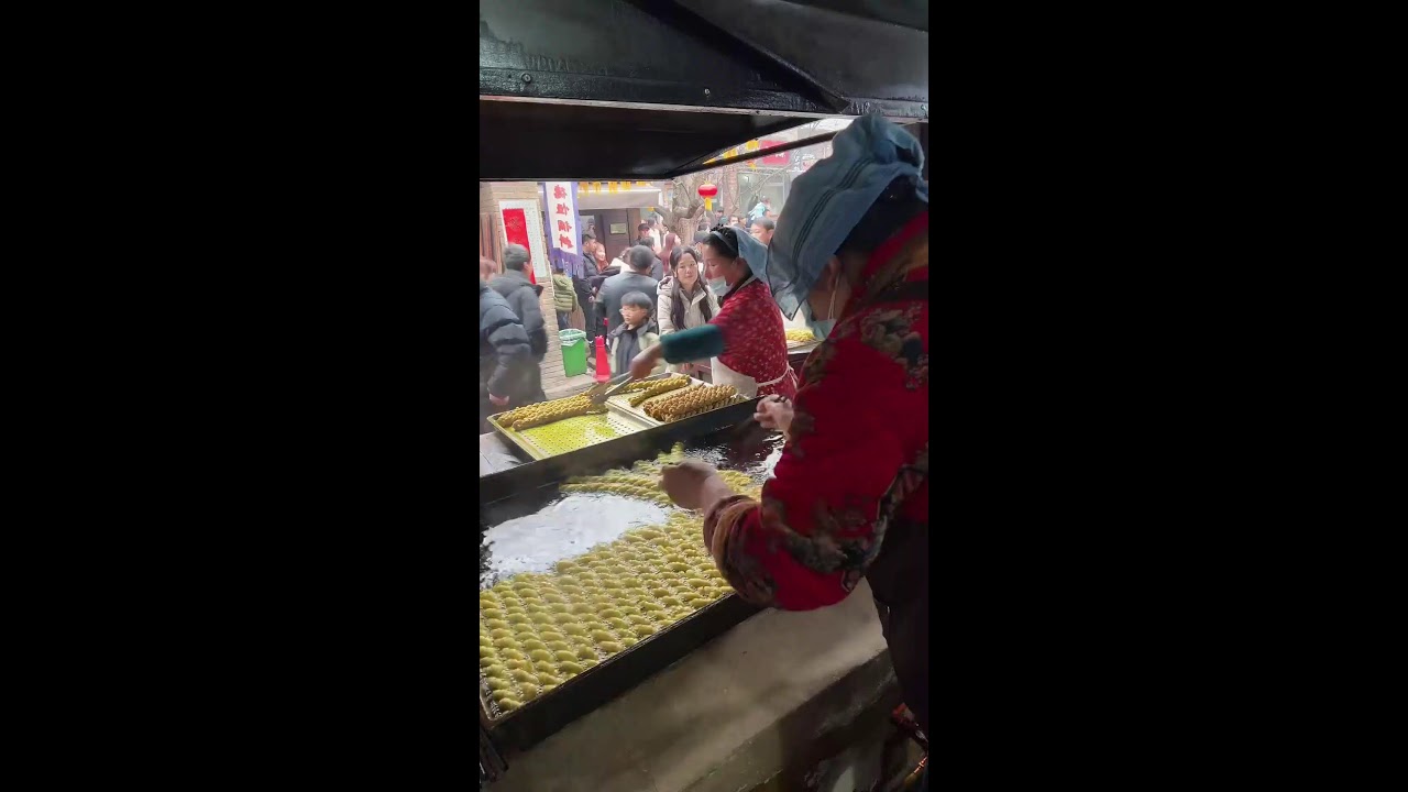 Magical Chinese street food 神奇的中国街头美食  不思議な中国の街グルメ