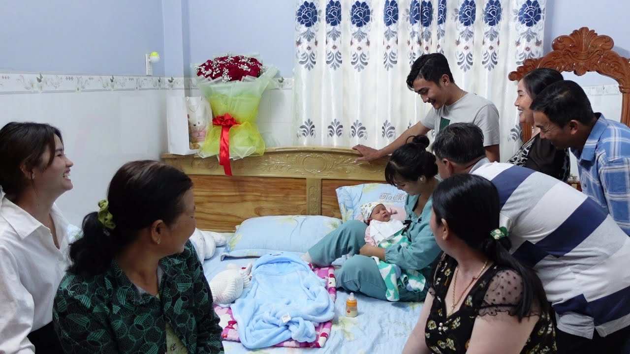 Gia Đình Xuất Viện Về Nhà Chào Đón Thành Viên Mới | HQ #805