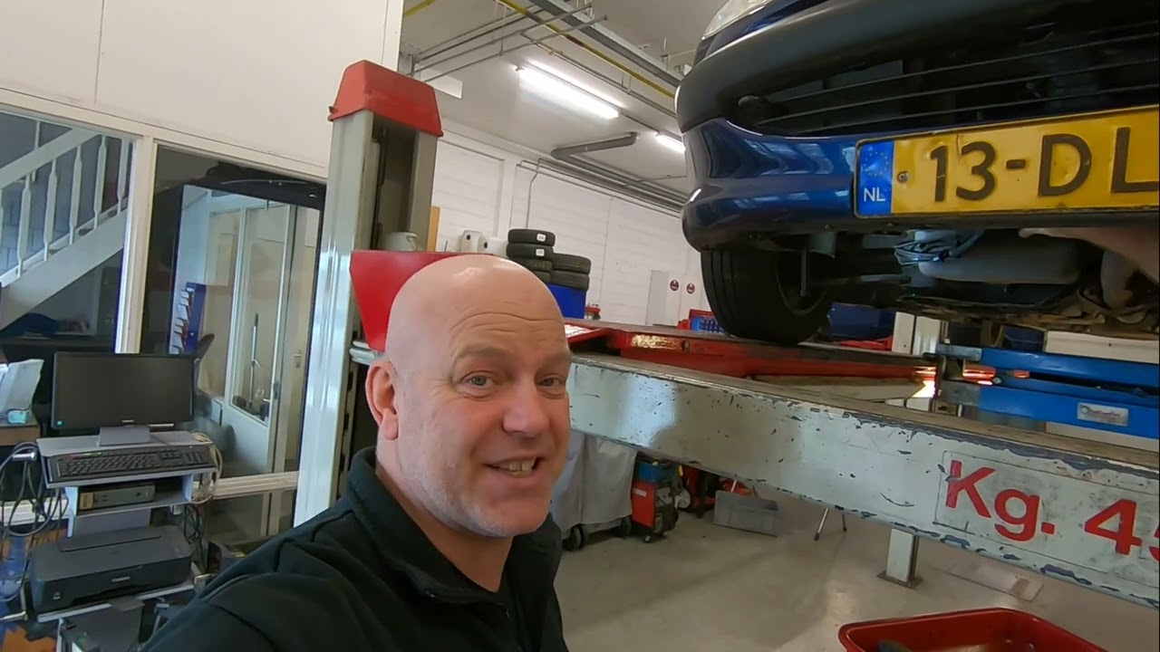 Freek en Robert gaan iemand blij maken!! Deel 1.