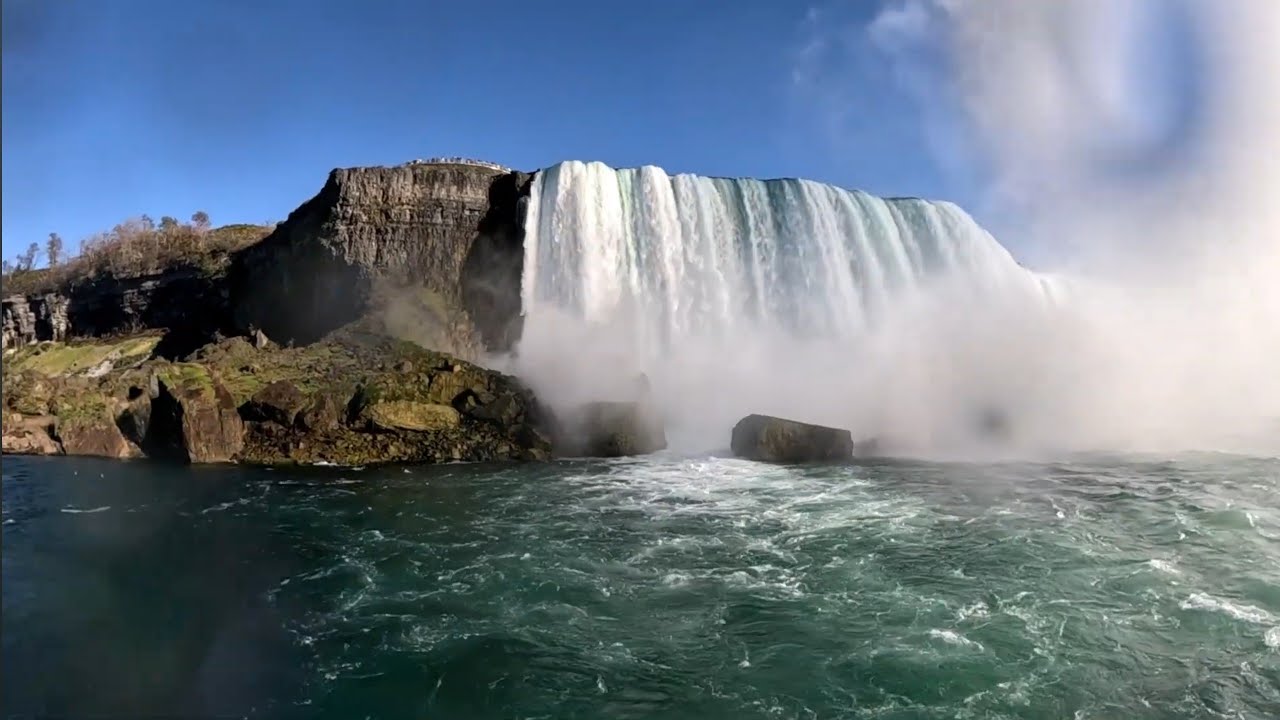 Beautiful Niagara Falls in October