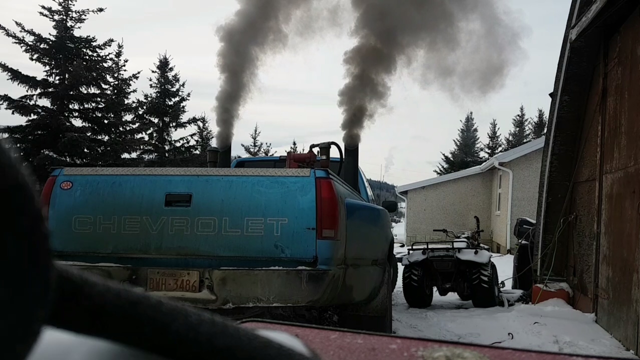 6.5 Diesel -30C Cold Start Lots Of Smoke!